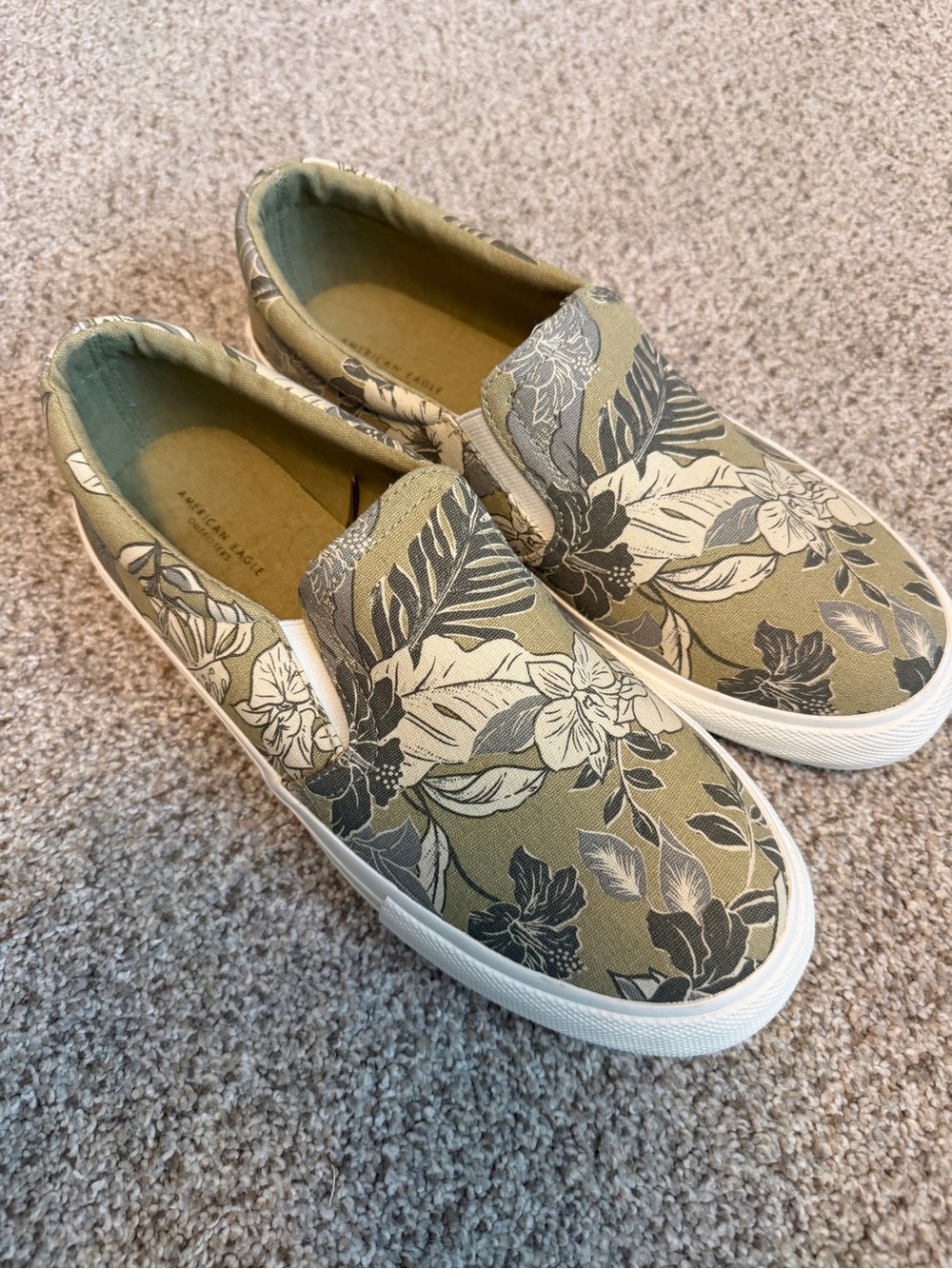 NWOT American Eagle Women's Slip On Canvas Floral Print Shoes